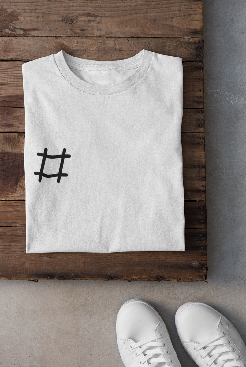 bee's room hannah Tシャツ　ホワイト bee's room hannah Tシャツホワイト