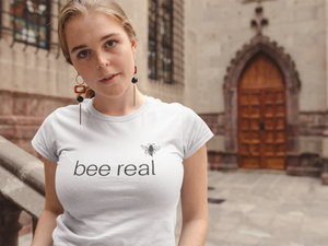 bee real - Women's The Boyfriend Tee